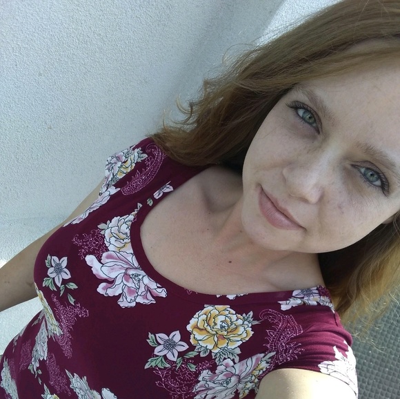 Meet your Posher, Tara - Picture 1 of 1